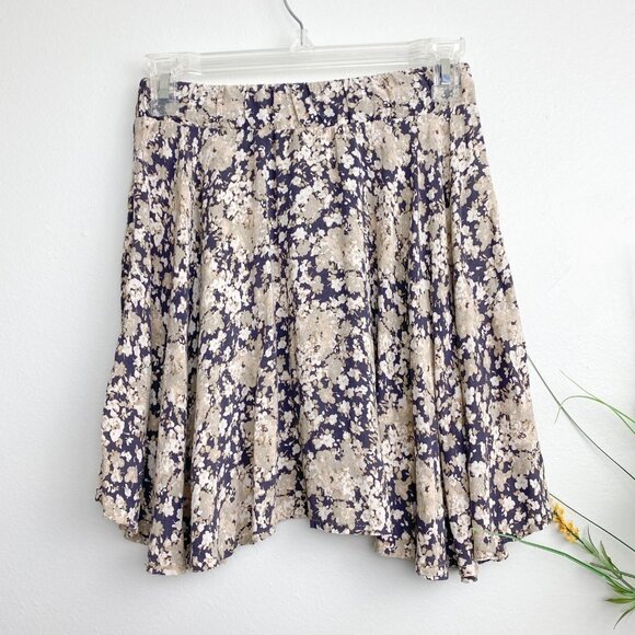 🦋 BRANDY MELVILLE Stretchy Floral Mini Skirt Small - Picture 2 of 4